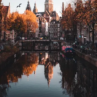 Photo d'un canal à Amsterdam