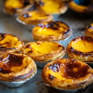 Photo d'un étal de patisseries portugaise